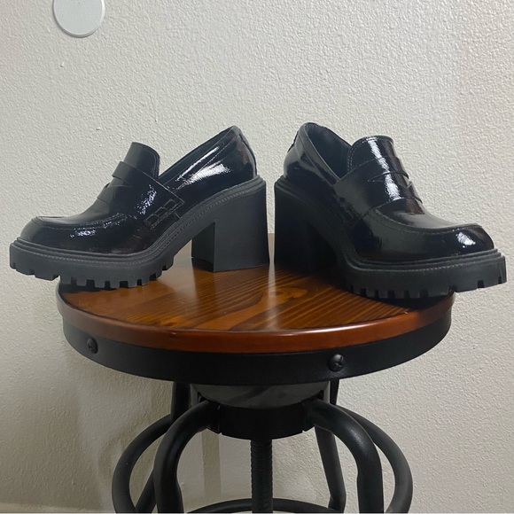 Women's Hudson Loafer Heels SIZE 8 - Picture 2 of 11